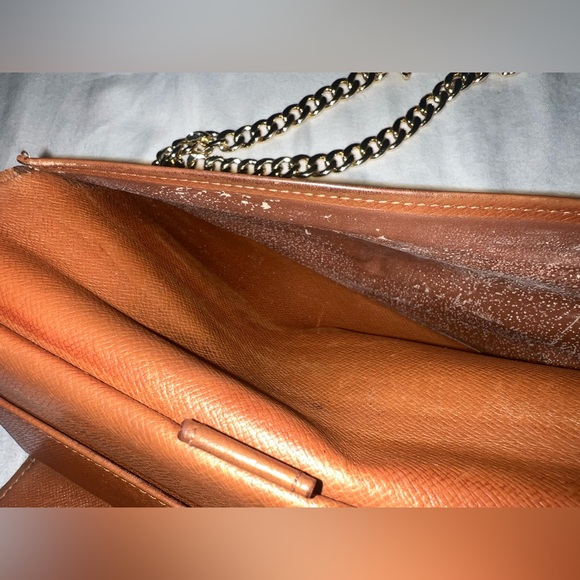 LOUIS VUITTON INTERNATIONAL WALLET ON CHAIN - Picture 13 of 17